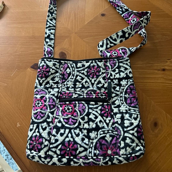 Vera Bradley Hipster in Scroll Medallion Pattern - Picture 7 of 7
